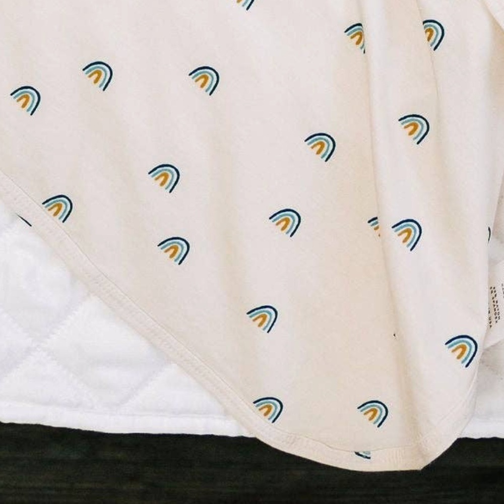 Lou Lou & Co Ezra Swaddle Blanket
Cream with blue Rainbows
Soft stretchy - Picture 2 of 6